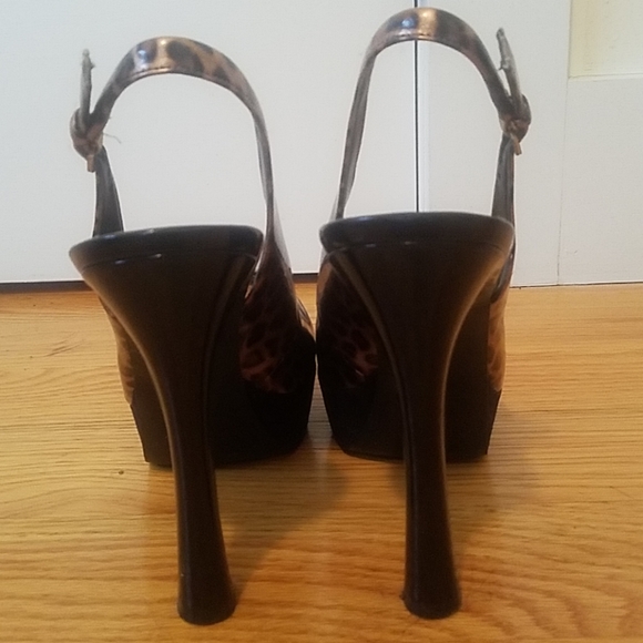 GUESS leopard patent leather peep toe heels - Picture 5 of 6
